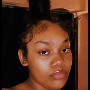 Meet your Posher, Amya